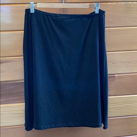 Polyester Skirt - Picture 2 of 3